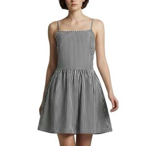 NWT French connection Dress. Sz. 12. Black/White.